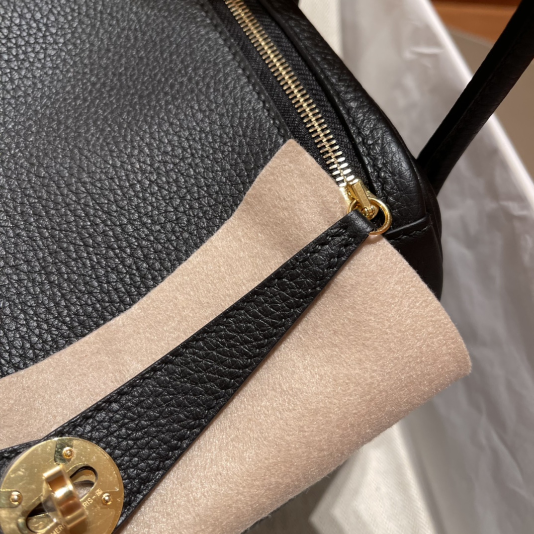 에르메스 린디백26 블랙 금장 끌레망스 가죽